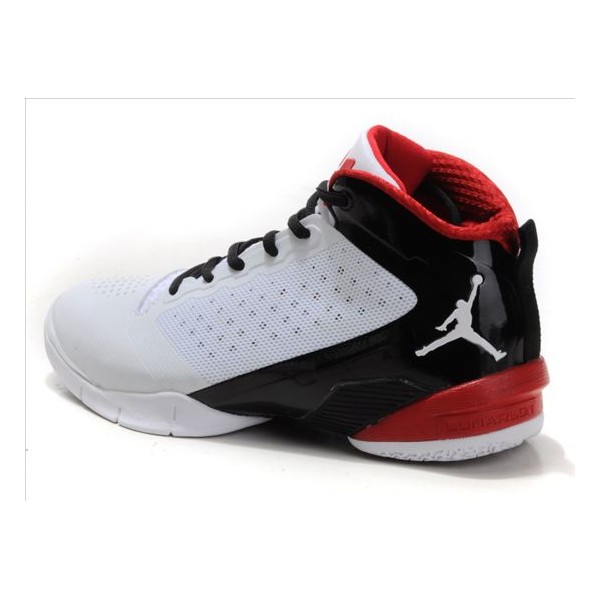 chaussure de basket junior jordan