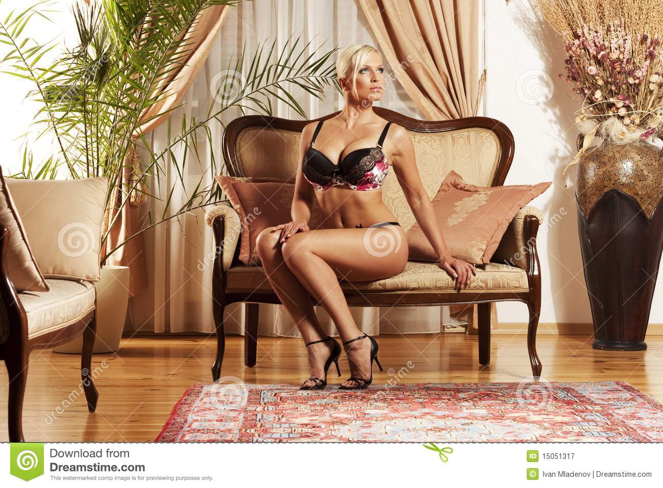 Vetement luxe femme destockage clearance